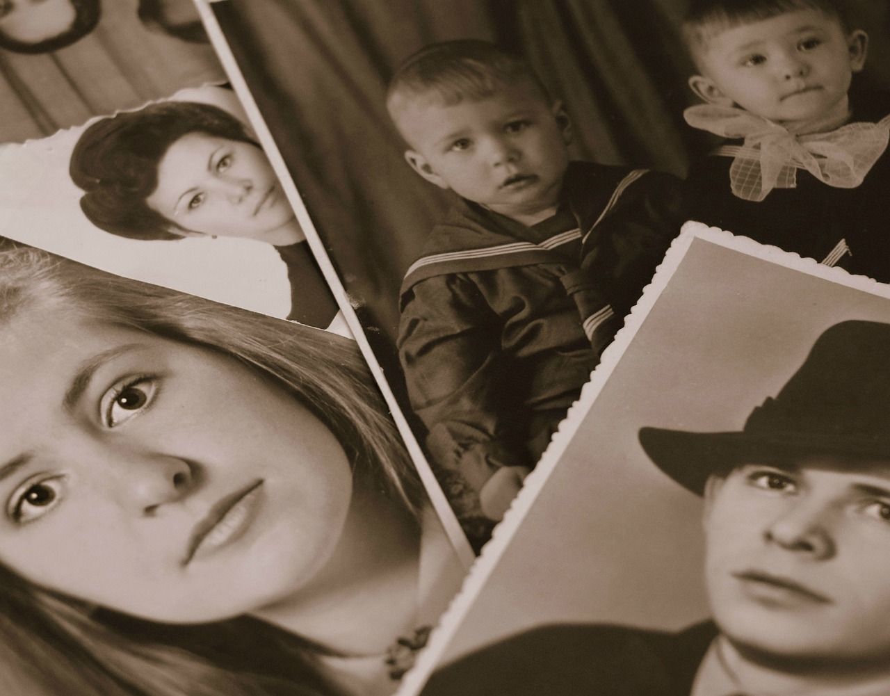Innovations modernes pour albums photos muraux. Innovations modernes pour albums photos muraux.